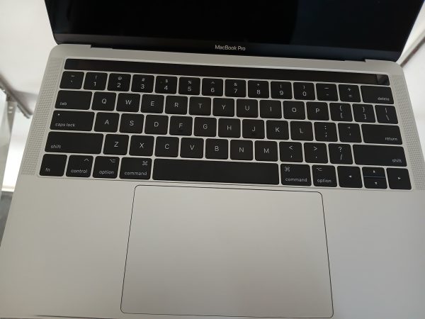 MacBook Pro 2017 - Image 3