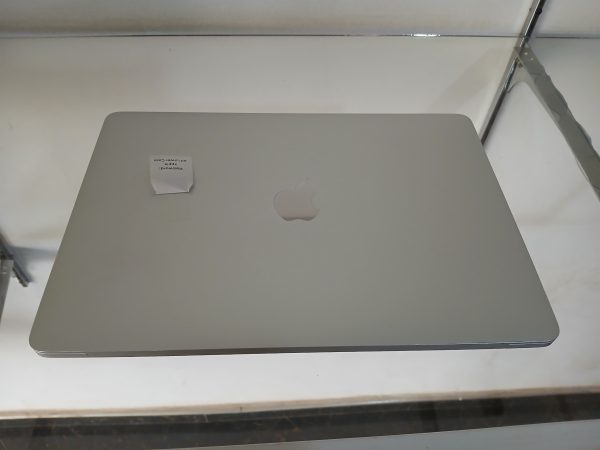 MacBook Pro 2017 - Image 2