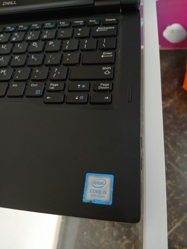 Dell Latitude 7390 2-in-1 - Image 2